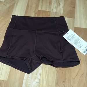 NWT Lululemon in movement 2.5in shorts size 4